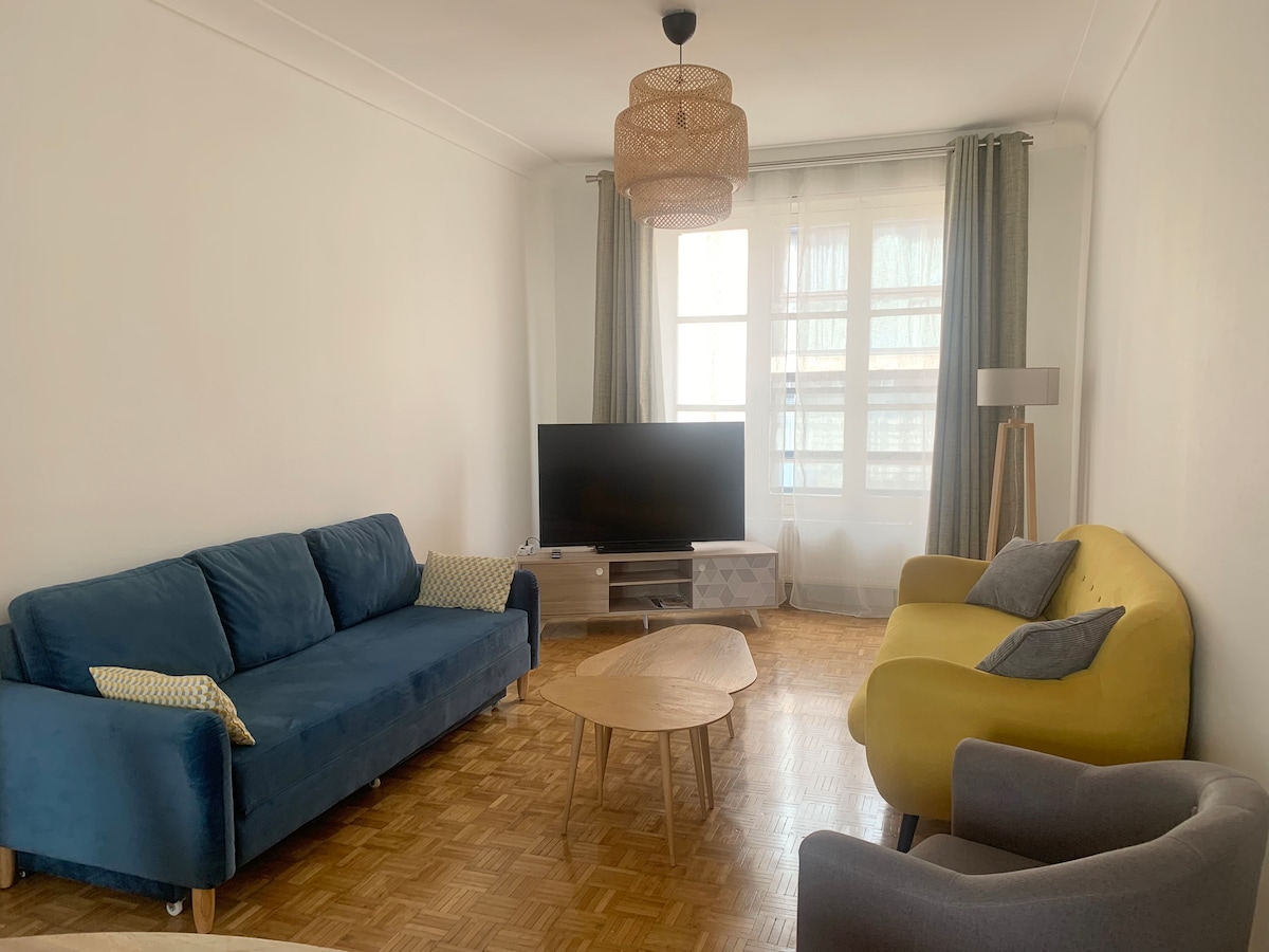 Propriété Airbnb réussie: Bright 60 m² Apt - Historic Heart à Orléans