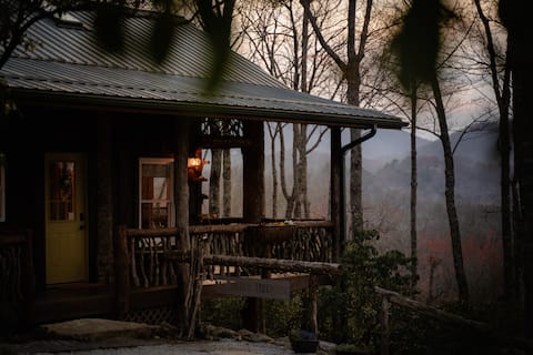 Cabin I Private hiking trails | Hot Tub I Sauna