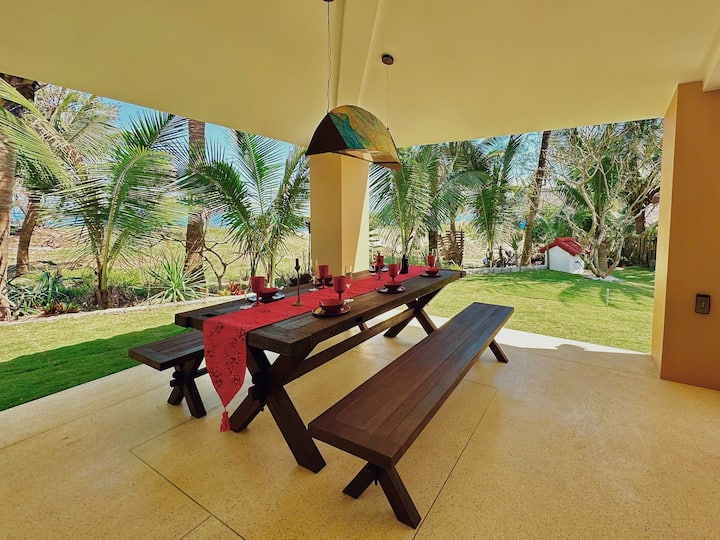 Holiday Villa 6br Beachfront, Pool, Sauna| An Bang - ホイアン