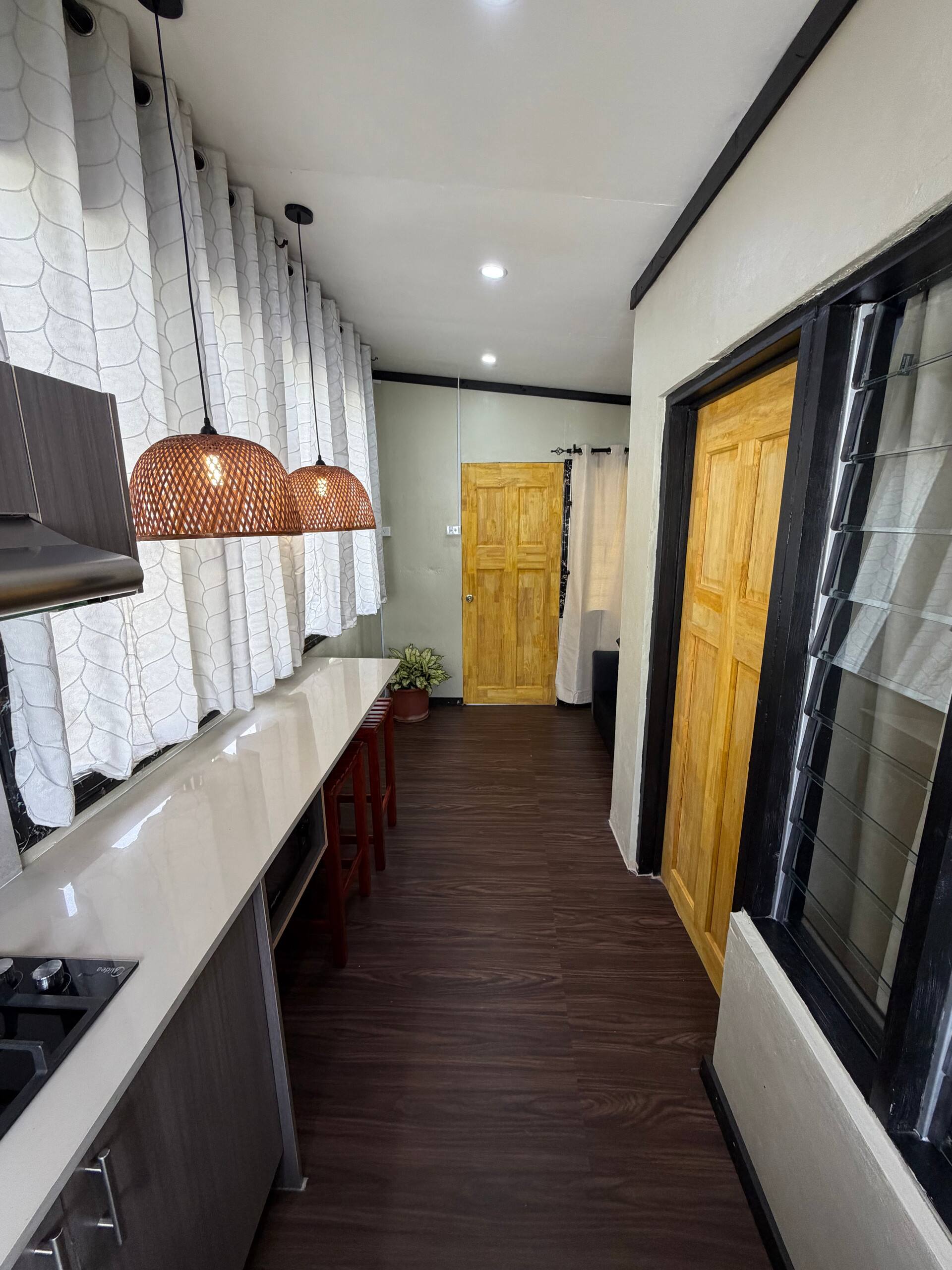 Cool Breeze Seaside Serene Unit with Free Wifi