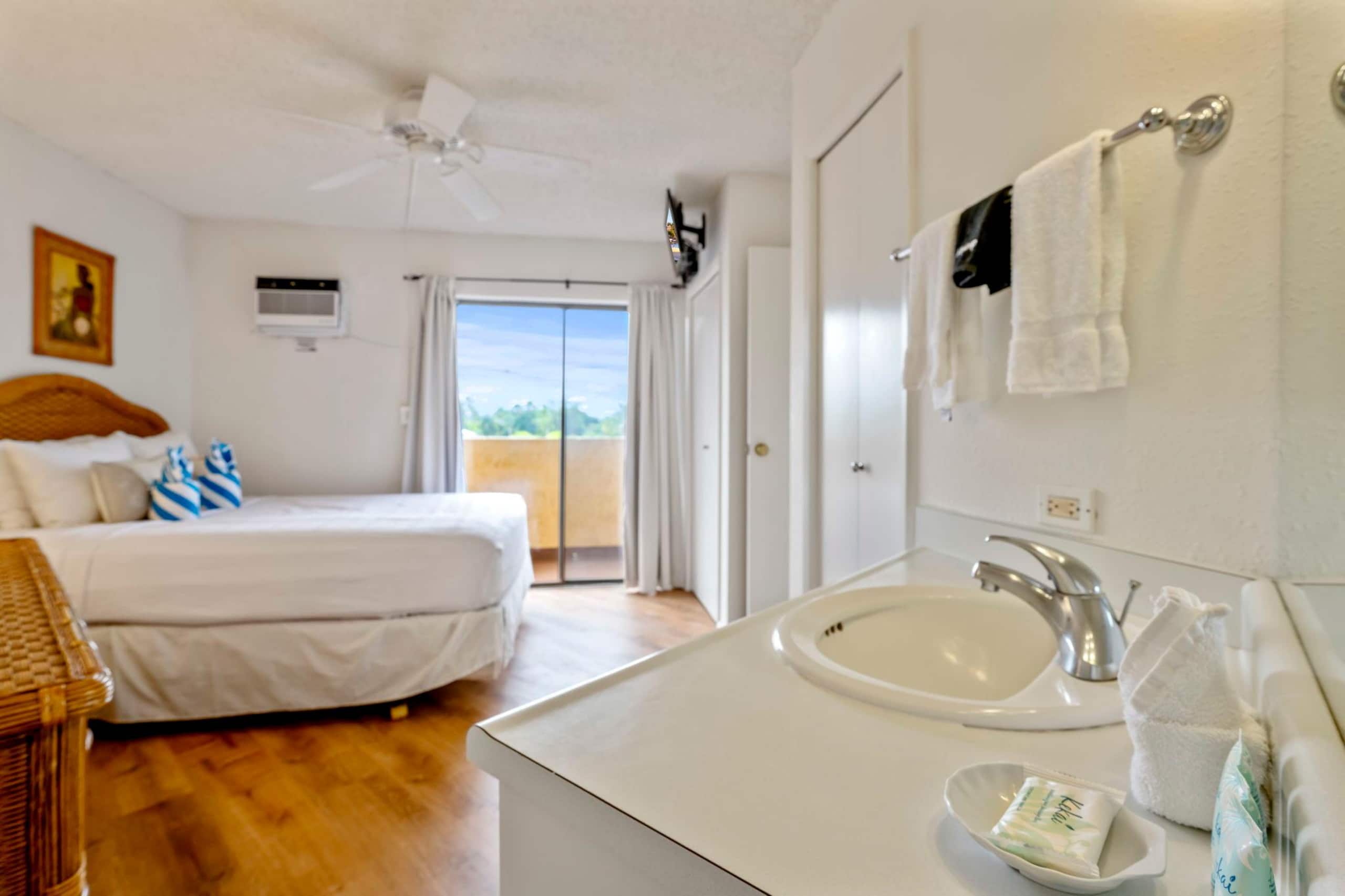 Condo in Kihei · ★4.67 · 1 bedroom · 3 beds · 2 baths - Image 46