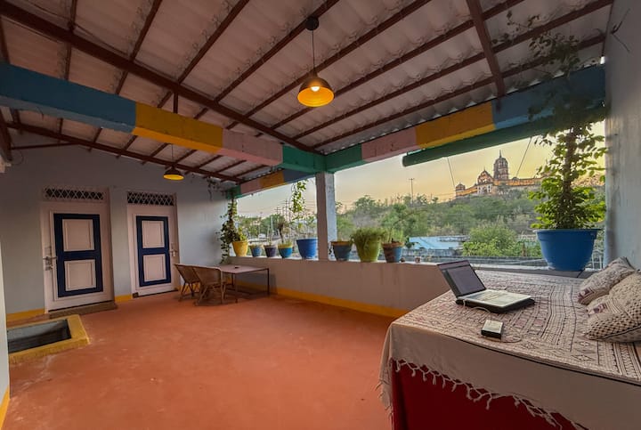 Comfort And Cozy - Orchha