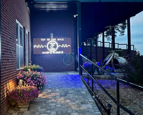 Buffalo Trace/Bourbon Trail/EV charger/Hot tub
