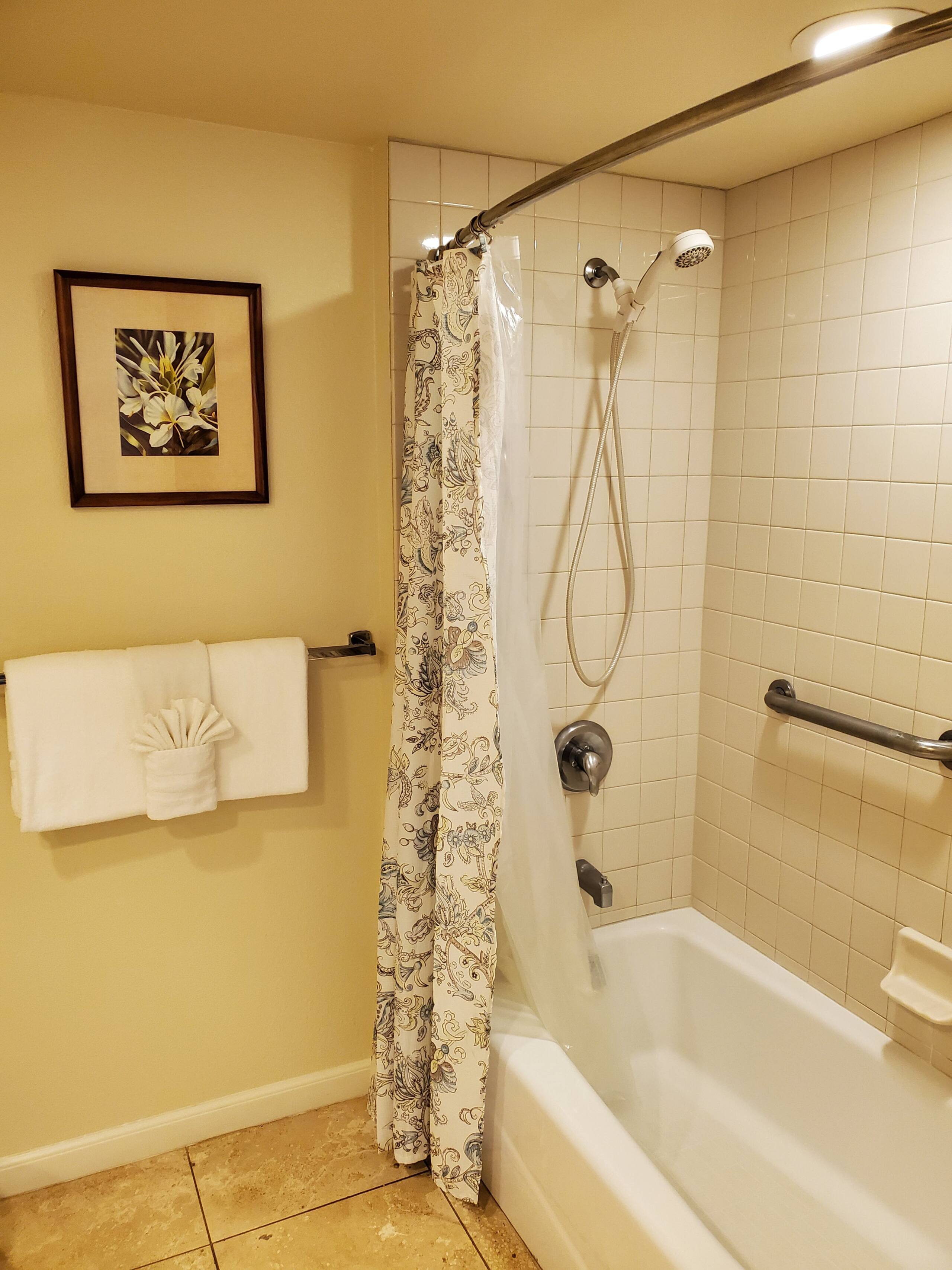Beachfront & Oceanfront Condotel: AC, Wifi , Pool - Photo 2