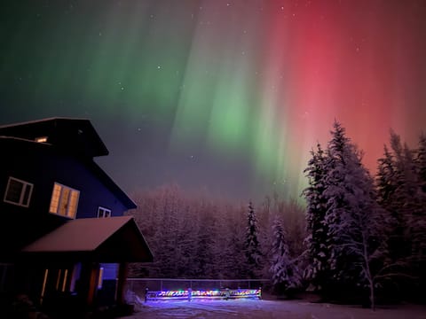 Lake House with great northern lights view!