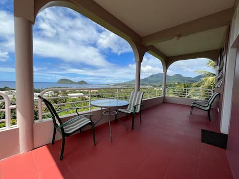 Balisier Apt 5 -Spacious, King Beds, Awesome View!