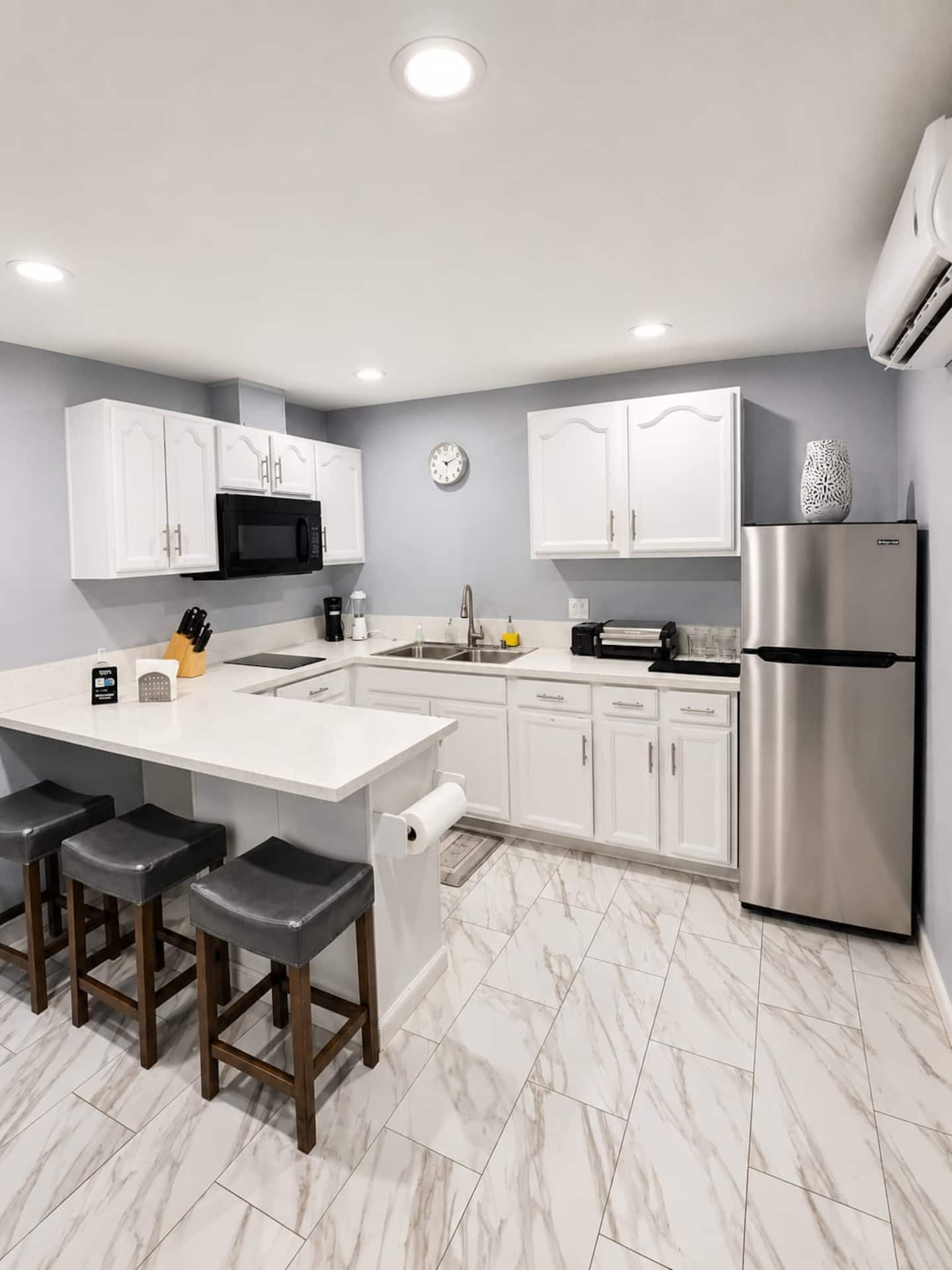 Studio 4 minutes from the airport