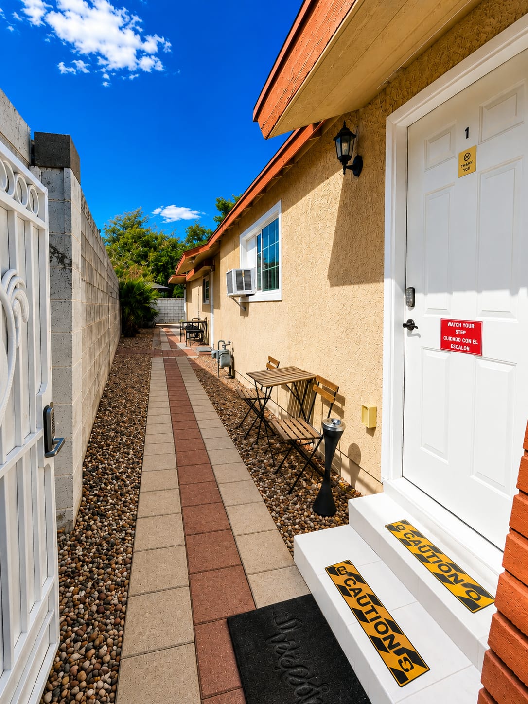 Studio 4 minutes from the airport