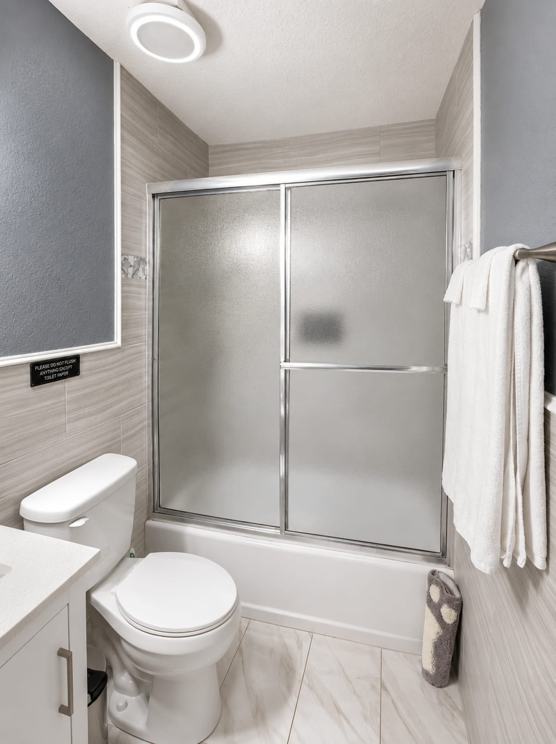 Studio 4 minutes from the airport