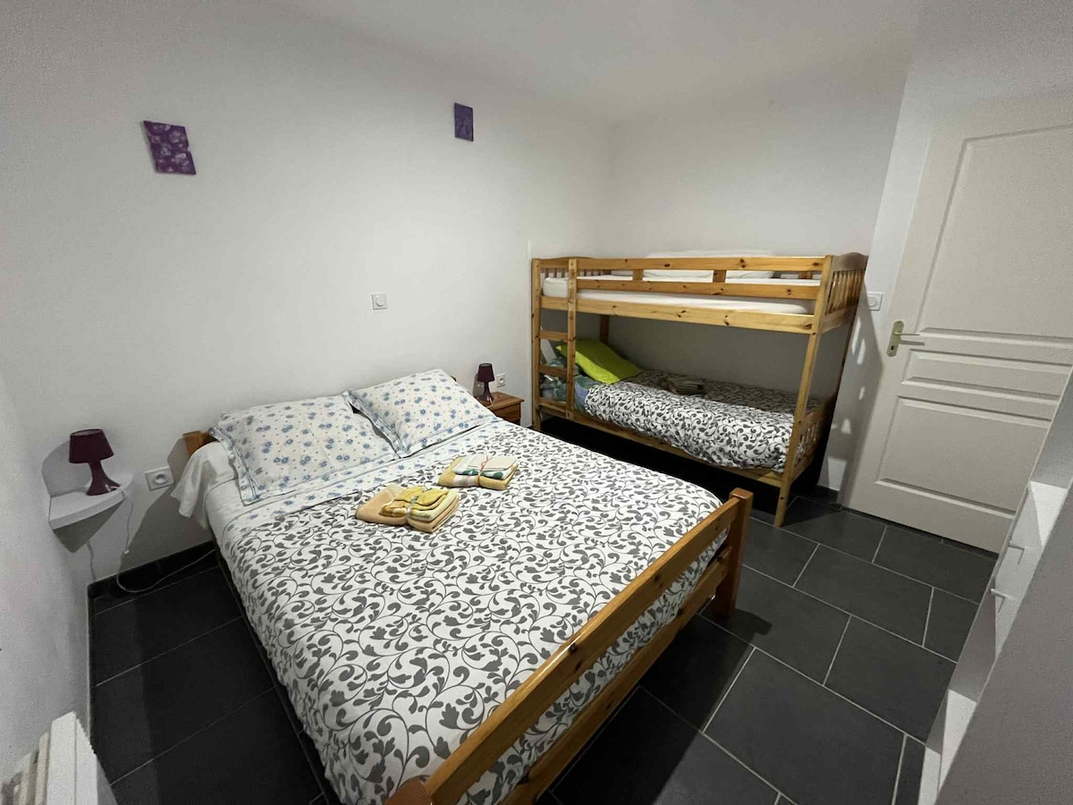 Bedroom #4
1 queen bed 140x190 and 2 twin beds 90x190 (bunk bed)