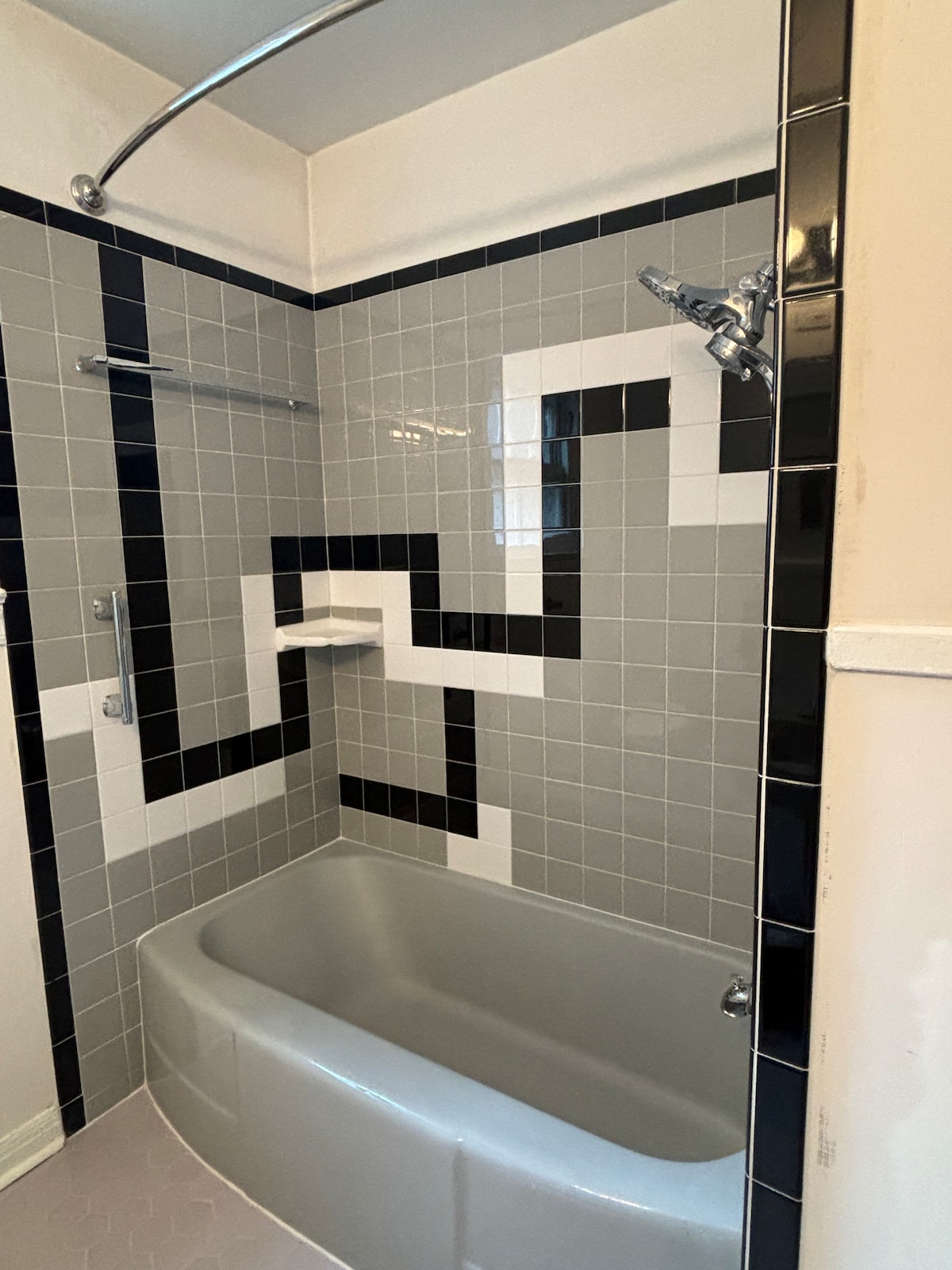 Cool mid-century home, 10 minutes from downtown