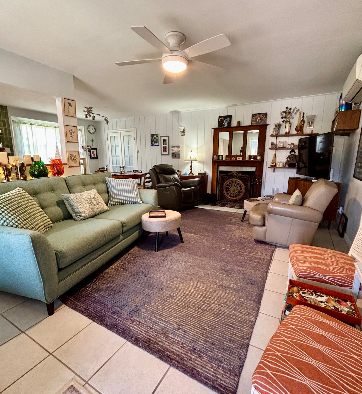 Cool mid-century home, 10 minutes from downtown