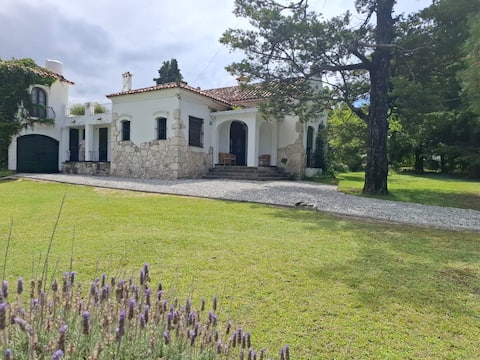 House with pool, tennis court 200 meters from the golf course