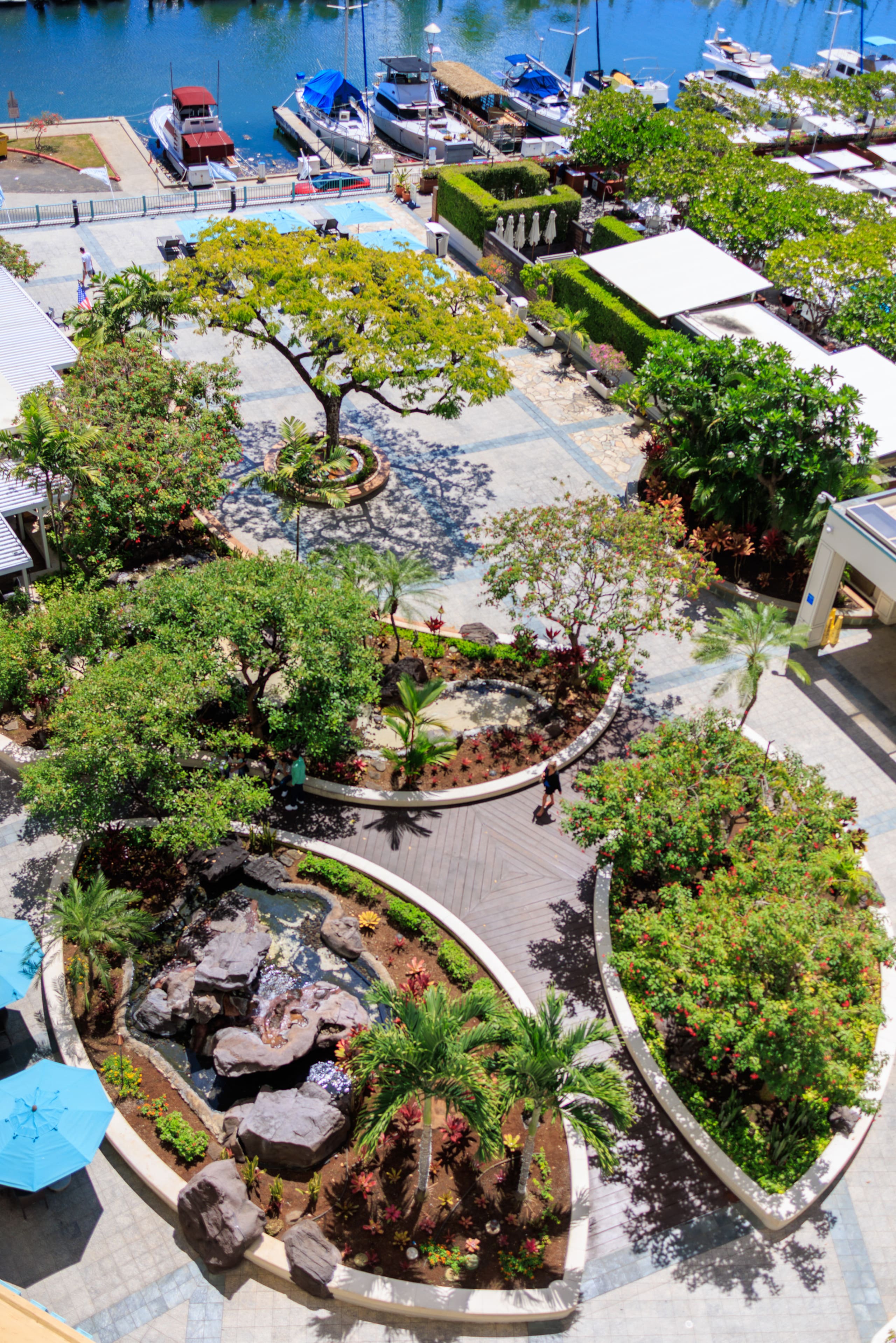 Condo in Honolulu · ★4.96 · 1 bedroom · 2 beds · 1 private bath - Image 27