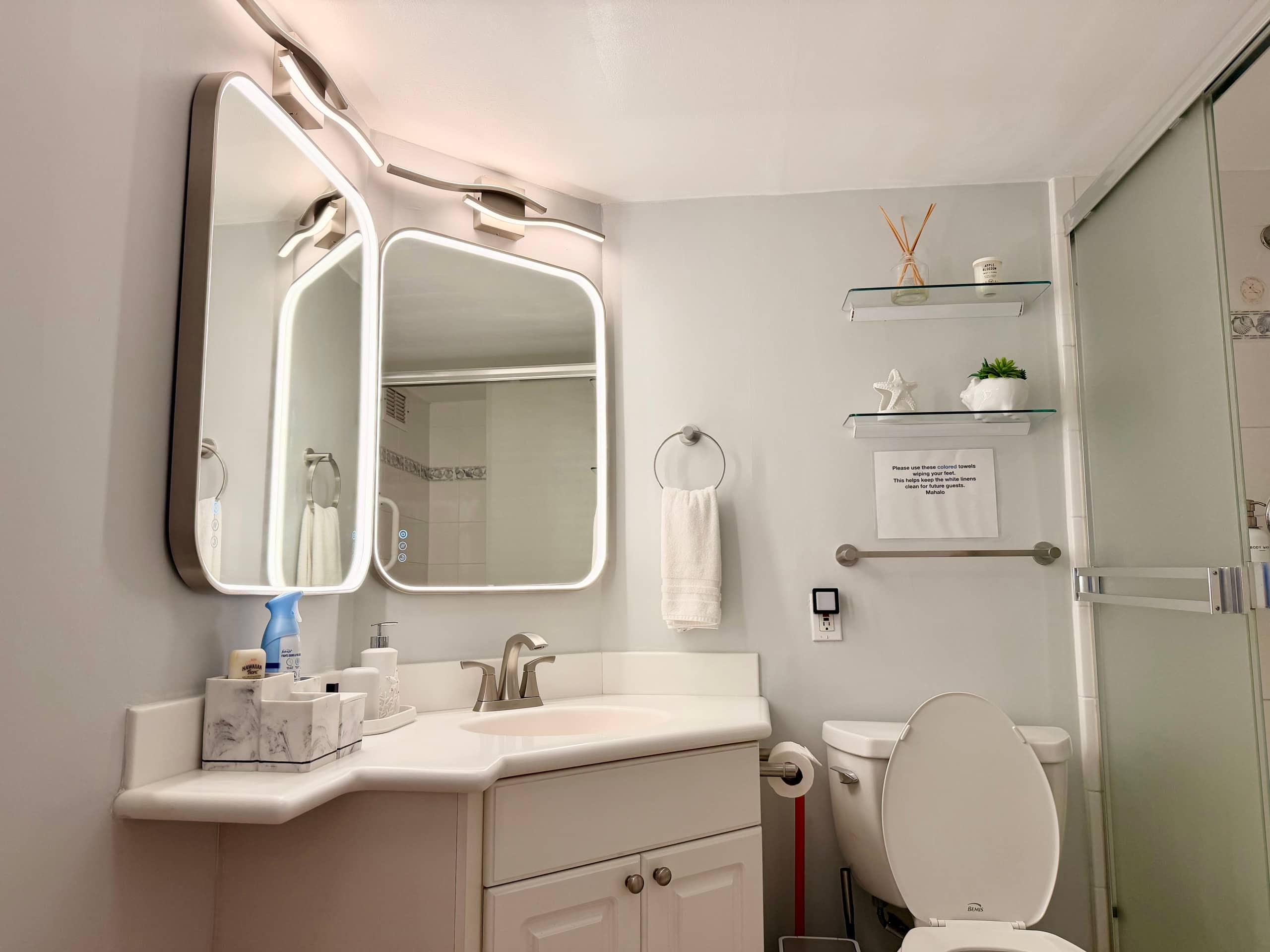 Condo in Honolulu · ★4.96 · 1 bedroom · 2 beds · 1 private bath - Image 18