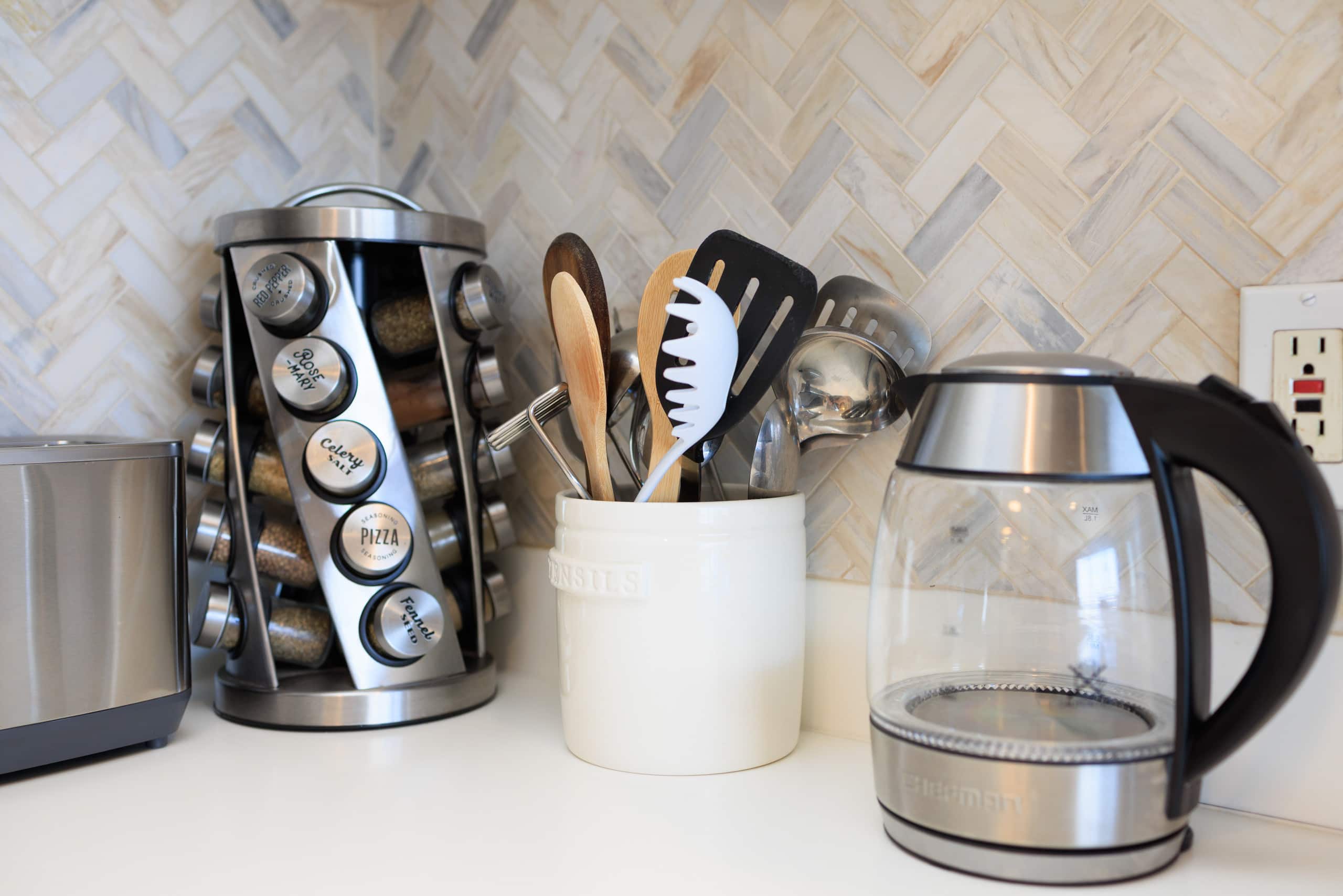 Condo in Honolulu · ★4.96 · 1 bedroom · 2 beds · 1 private bath - Image 5