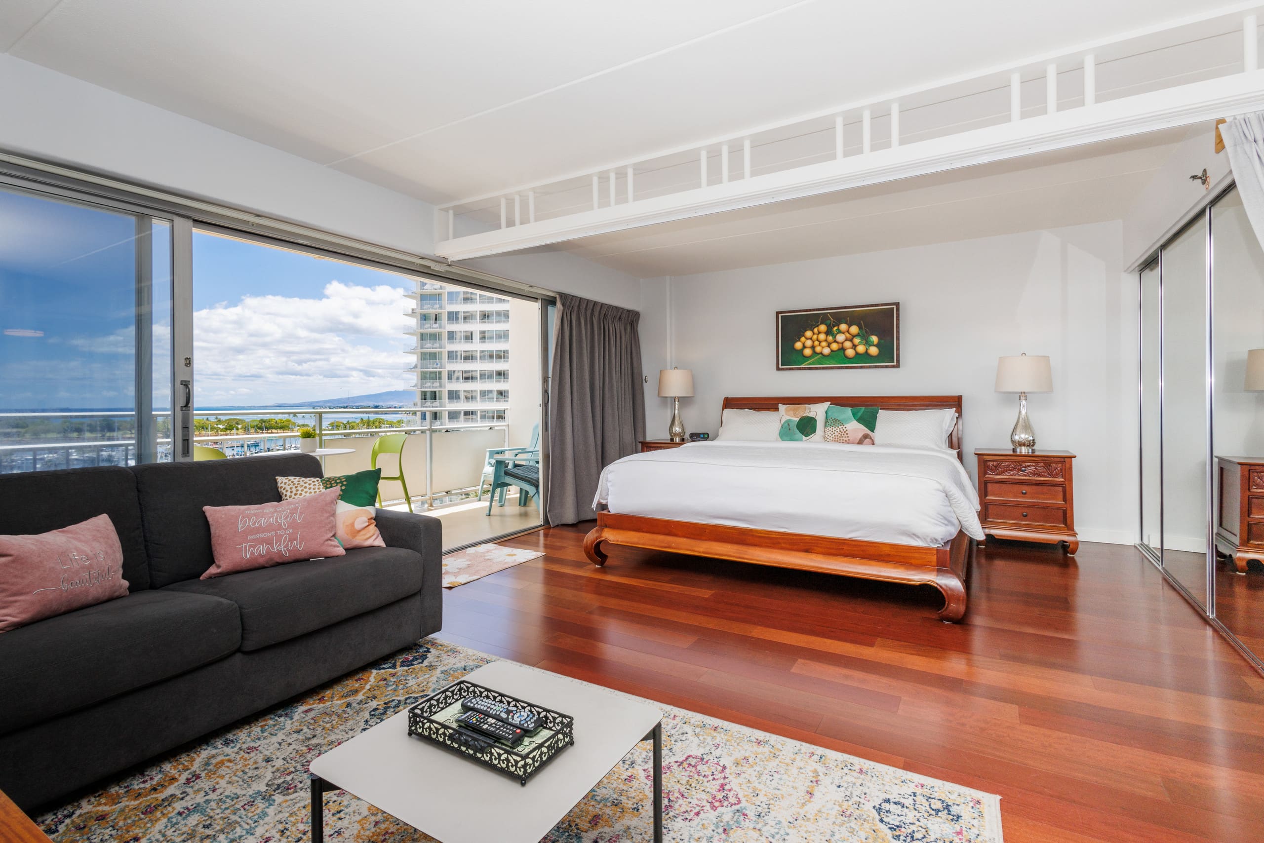 Condo in Honolulu · ★4.96 · 1 bedroom · 2 beds · 1 private bath - Image 13