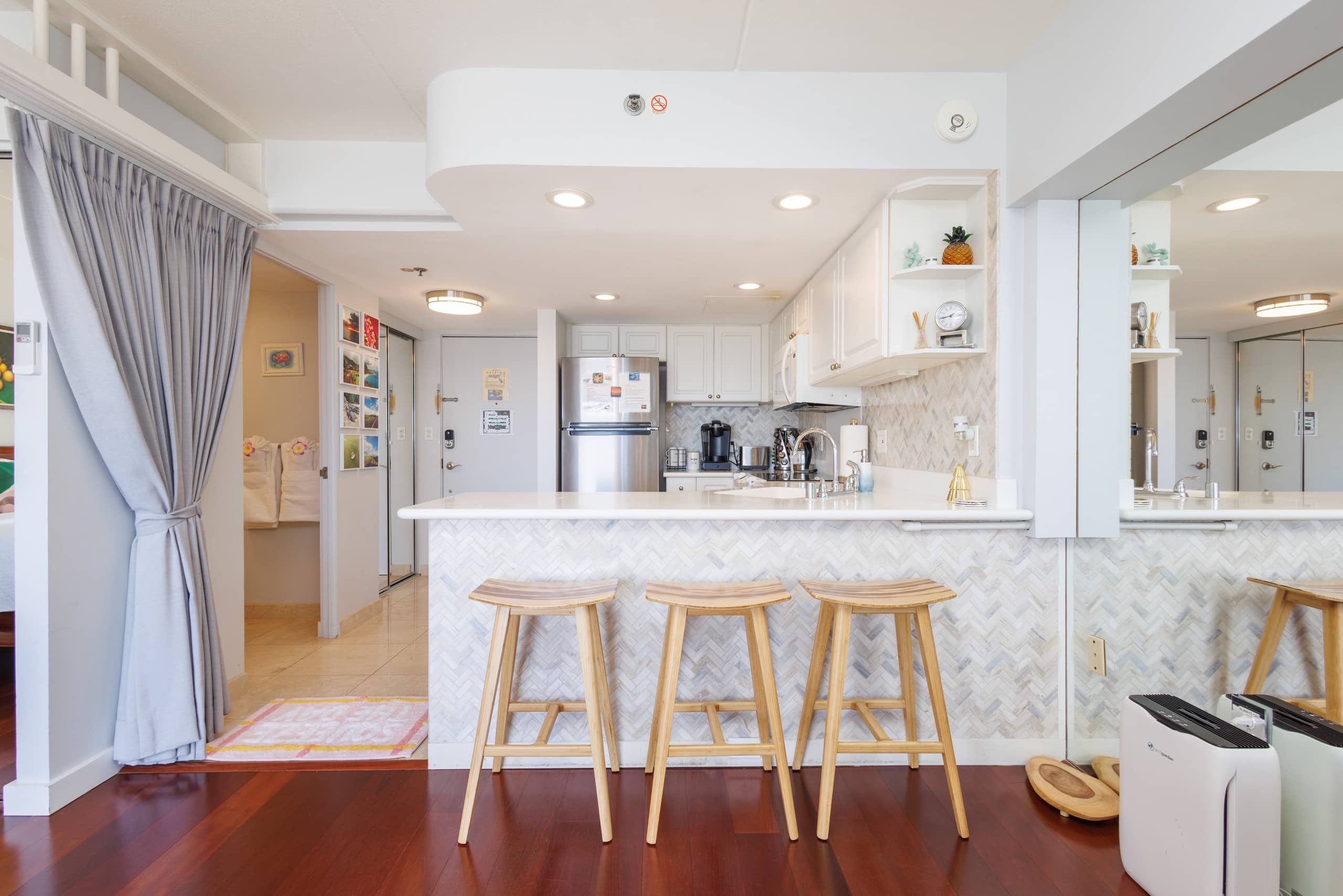 Condo in Honolulu · ★4.96 · 1 bedroom · 2 beds · 1 private bath - Image 7