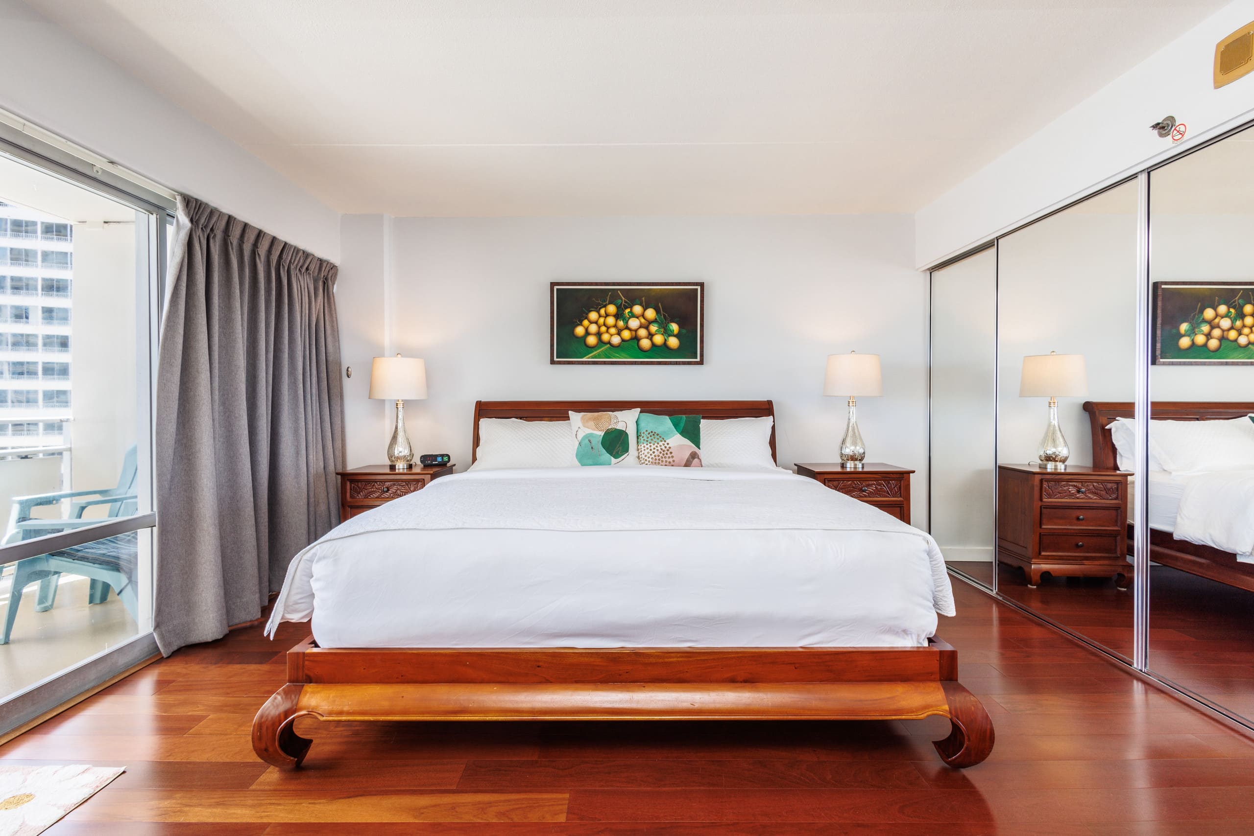 Condo in Honolulu · ★4.96 · 1 bedroom · 2 beds · 1 private bath - Image 14