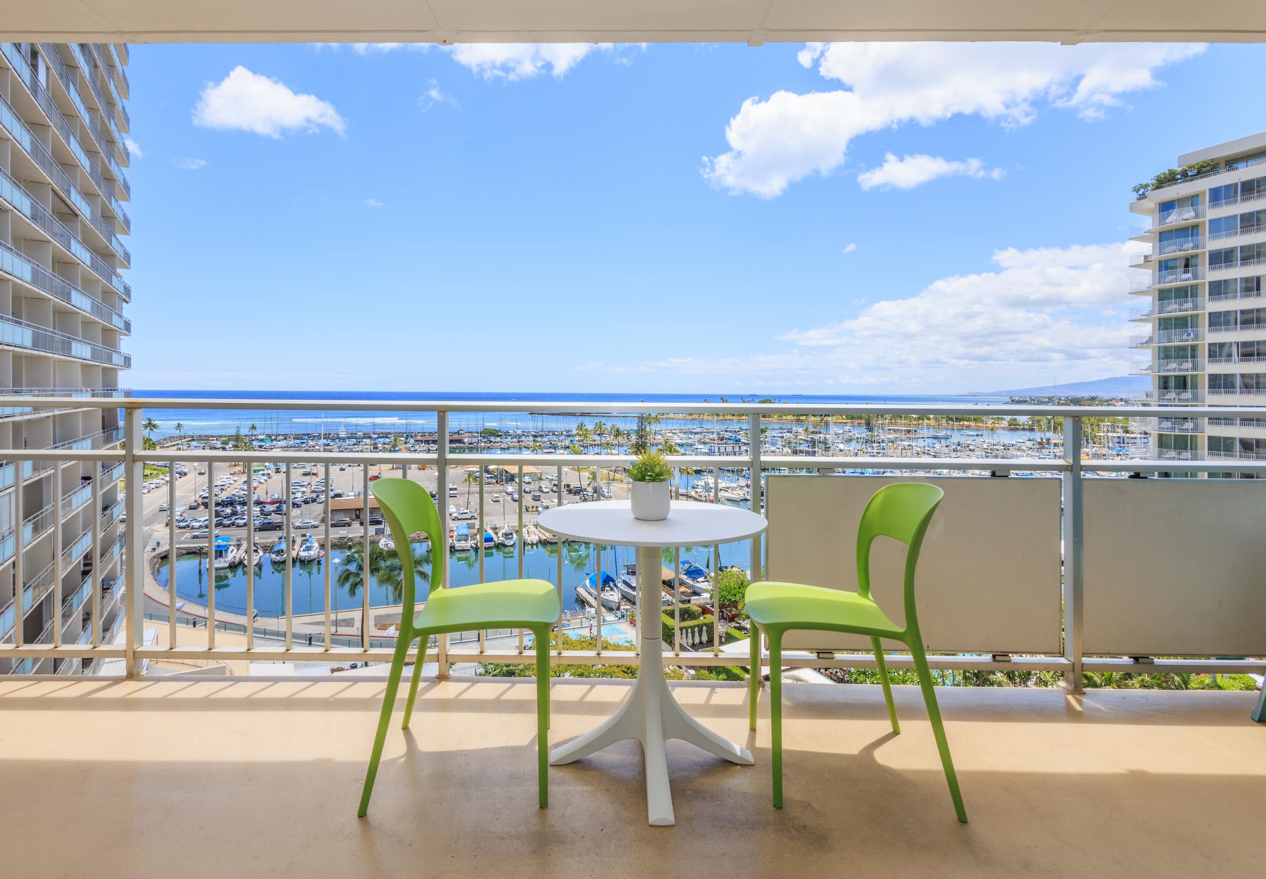 Condo in Honolulu · ★4.96 · 1 bedroom · 2 beds · 1 private bath - Image 21