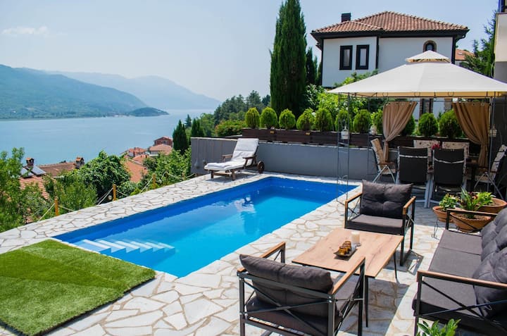 Old Town House with private pool and lake view!
