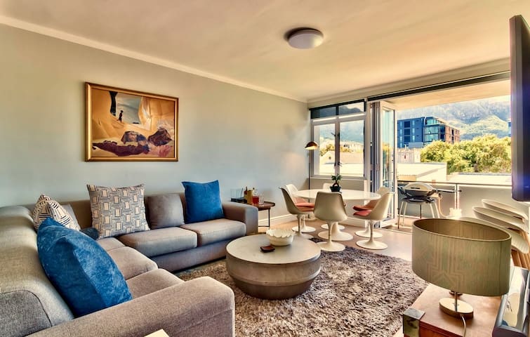 Apartment- Luxury, Majestic Mountain Views