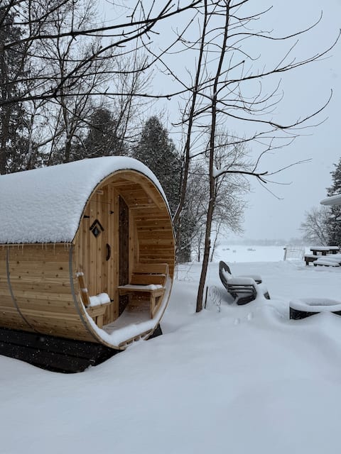 Lake Home, Hot Tub, Sauna, Boat, Private Chef
