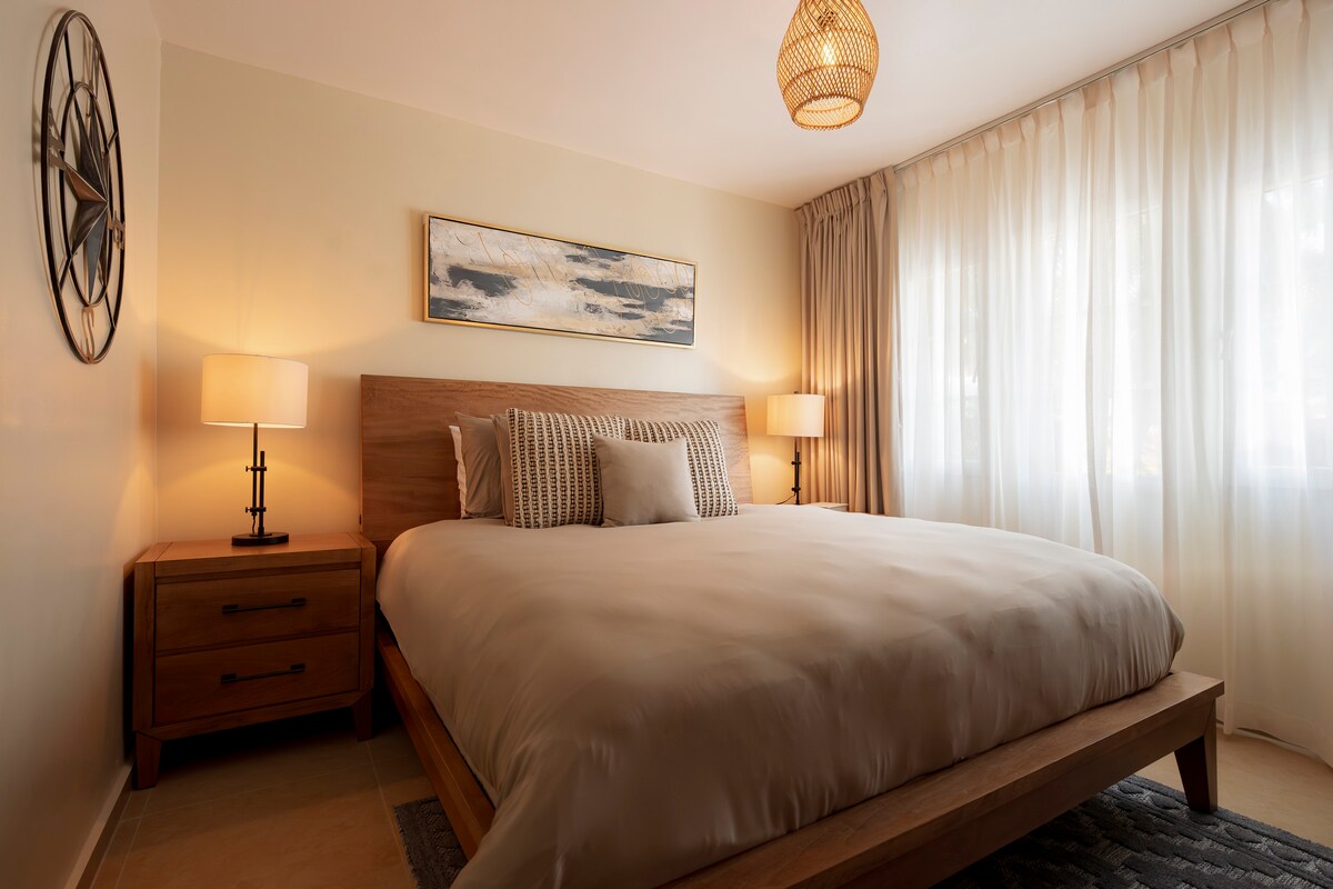 Капитенска кабина: тивка светлина, тивки ноќи, соодветно затемнување.