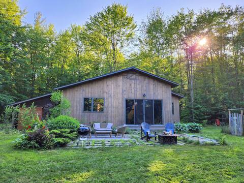 Little House in the Woods - in Jericho, Vermont