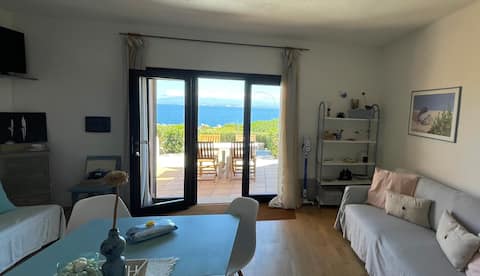 Proprietà Airbnb di successo: Casa Brundedda with a sea view a Santa Teresa Gallura