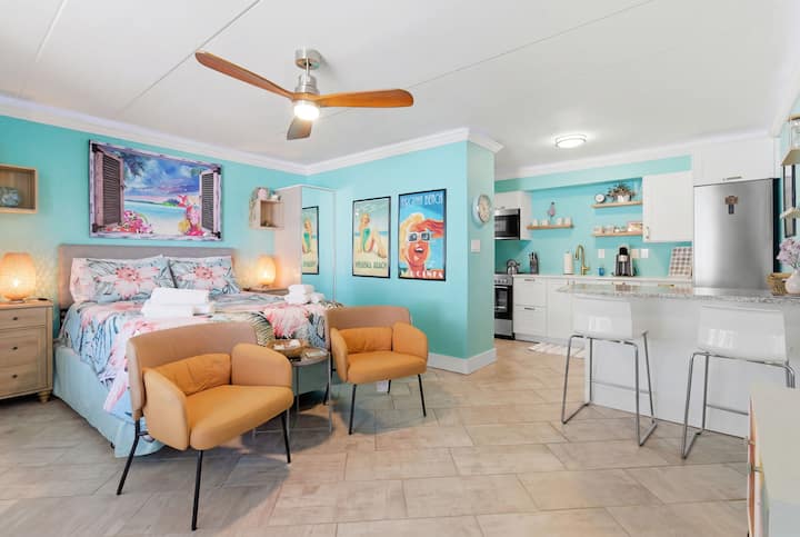 New Renovated-beach & Boardwalk At Your Door &Pool - Virginia Beach, VA