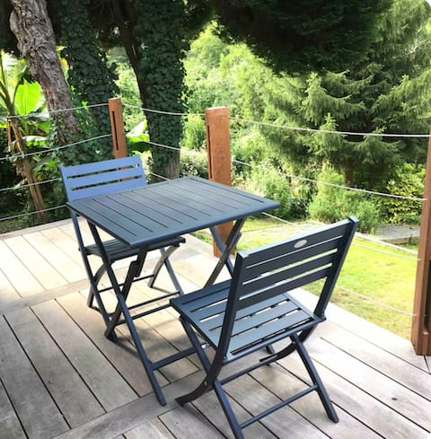 Top performing Airbnb: Stylish studio • Terrace • Zen • Center/Facilities in Breil Barberie