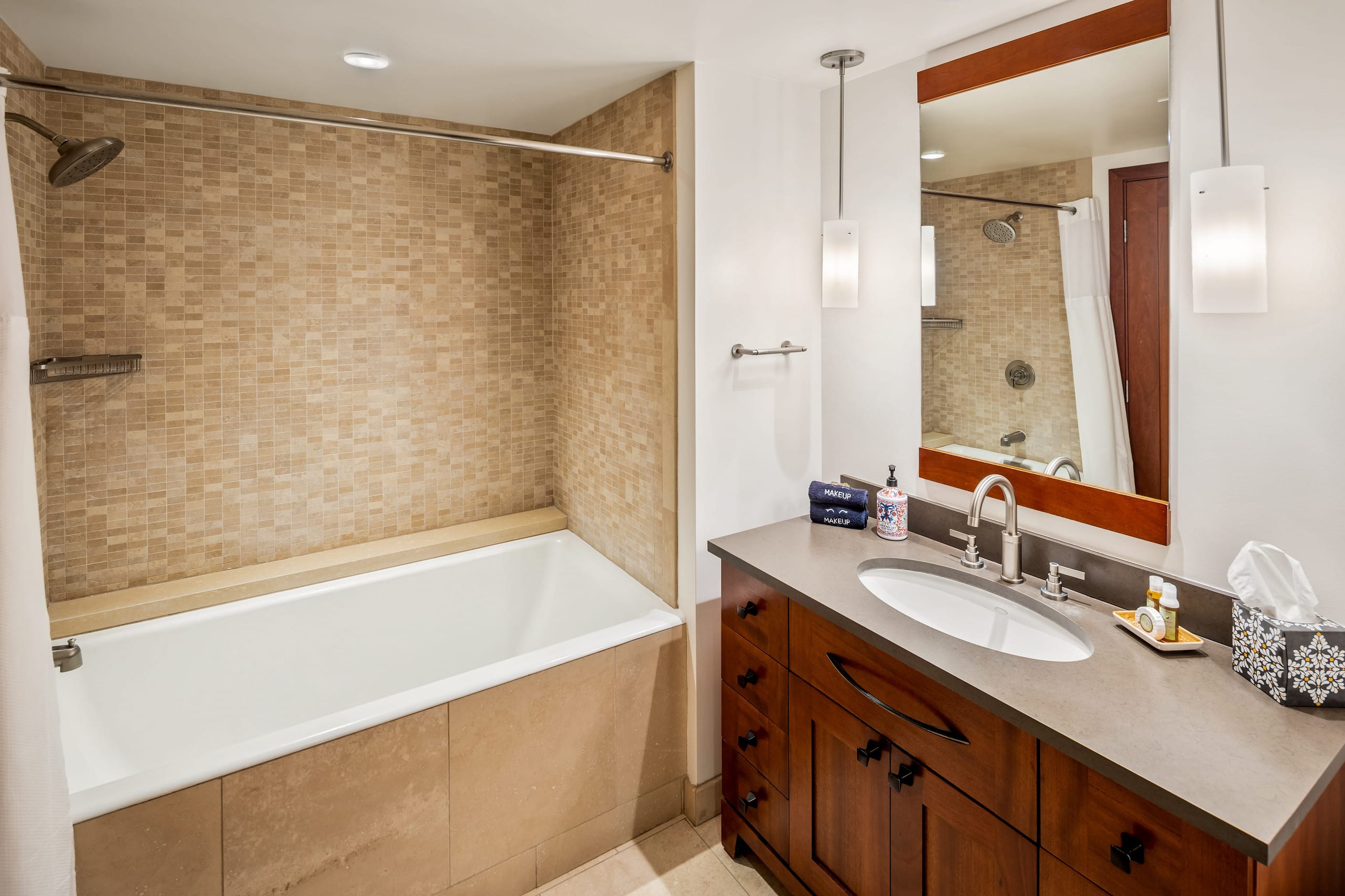 Condo in Kapolei · ★4.94 · 3 bedrooms · 3 beds · 3 private baths - Image 15