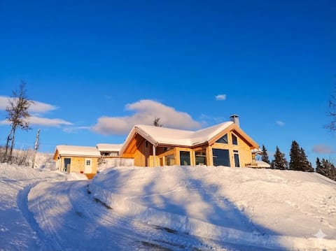 Cabin with panoramic views - close to ski slopes and nature