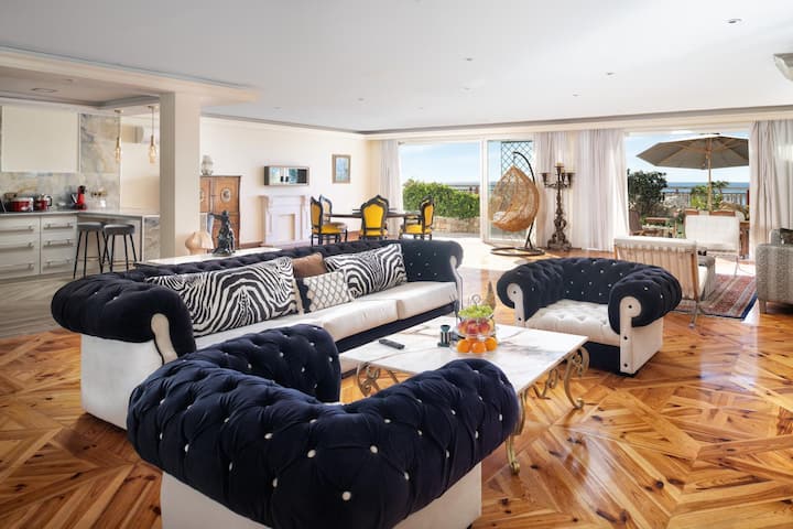 Golden Mile Beachfront Villa With Amazing Sea View - Puerto Banús