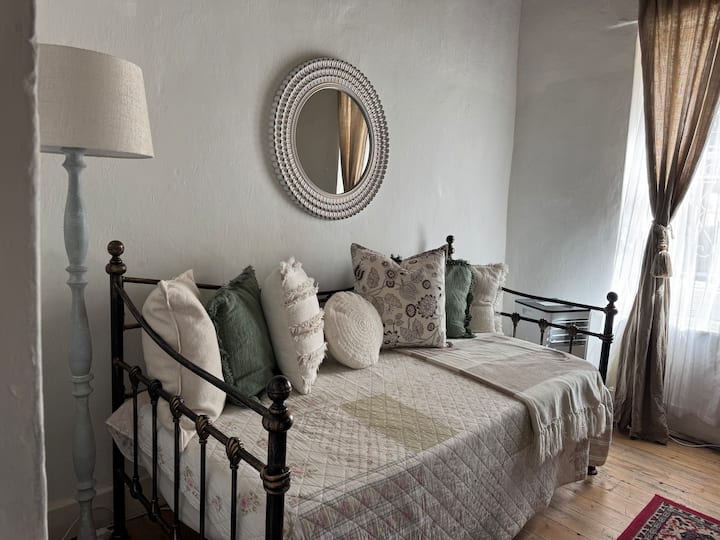 Karoo & Ko Unit 1: Historic 1800’s Cottage - Colesberg