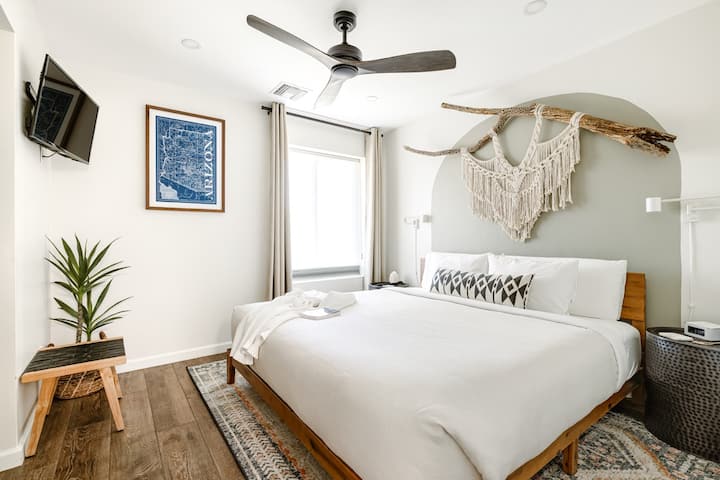 Cholla Room with king bed and handmade macrame art from local Tucson cactus.