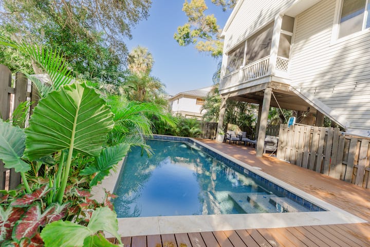 Hawk Nest Apartment-walk Downtown, New Pool! - Dunedin, FL