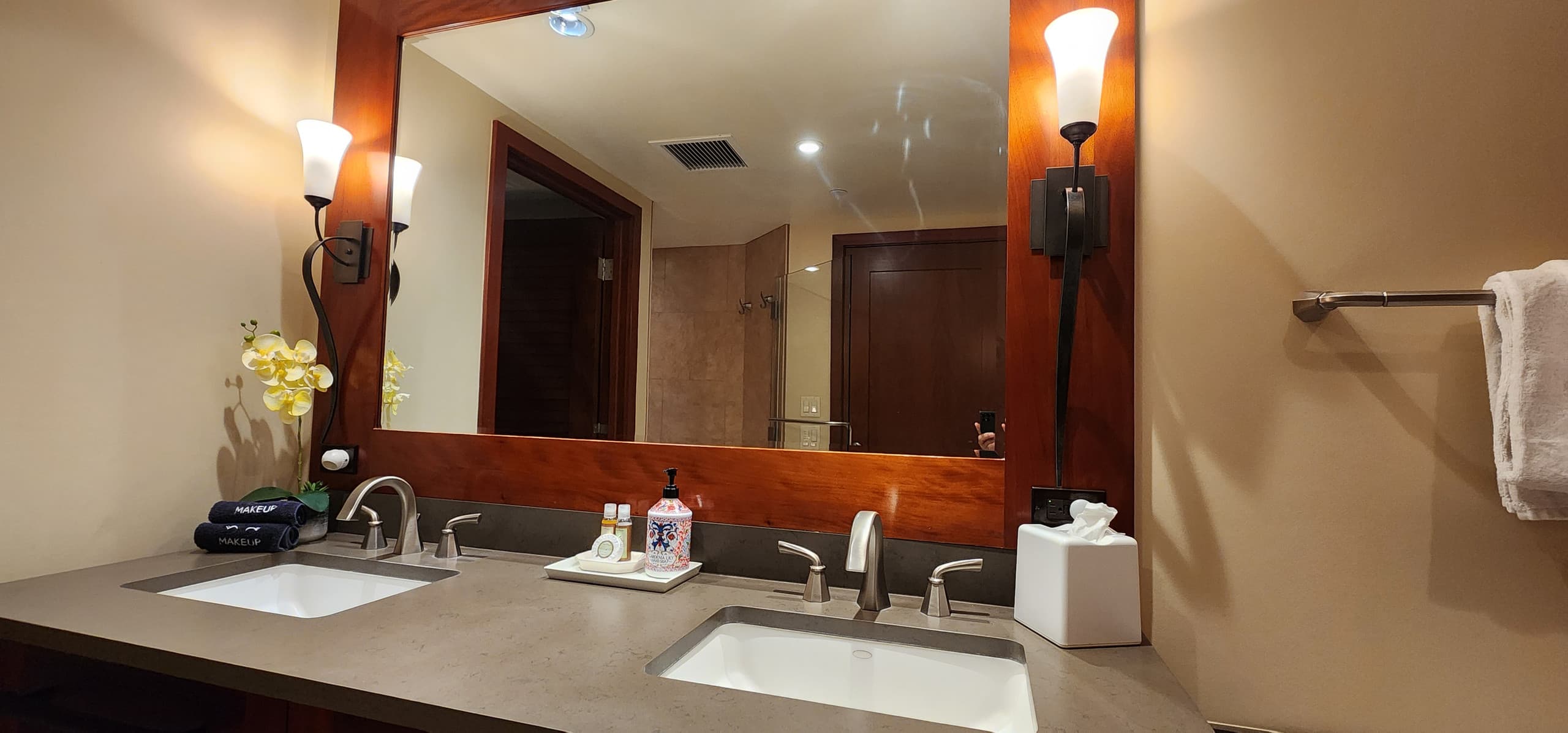 Condo in Kapolei · ★4.93 · 2 bedrooms · 4 beds · 2 private baths - Image 15