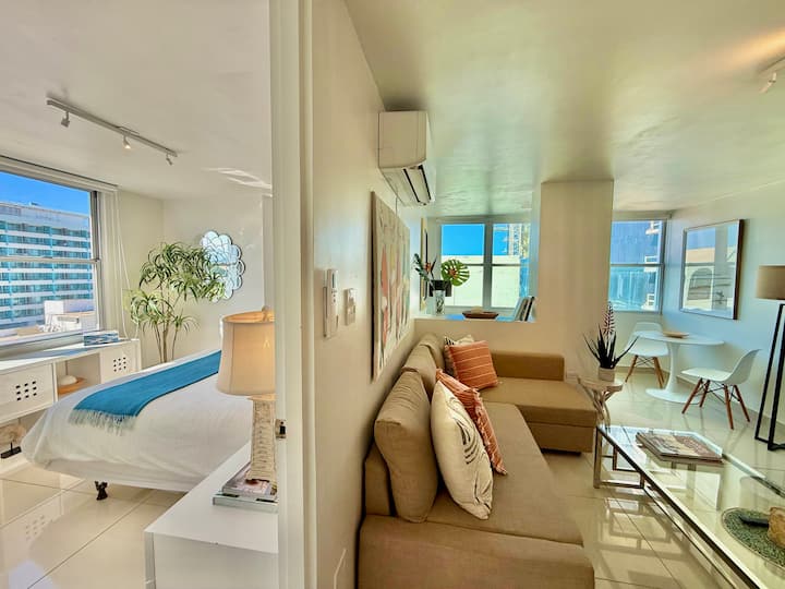 Penthouse Beach Retreat - San Juan