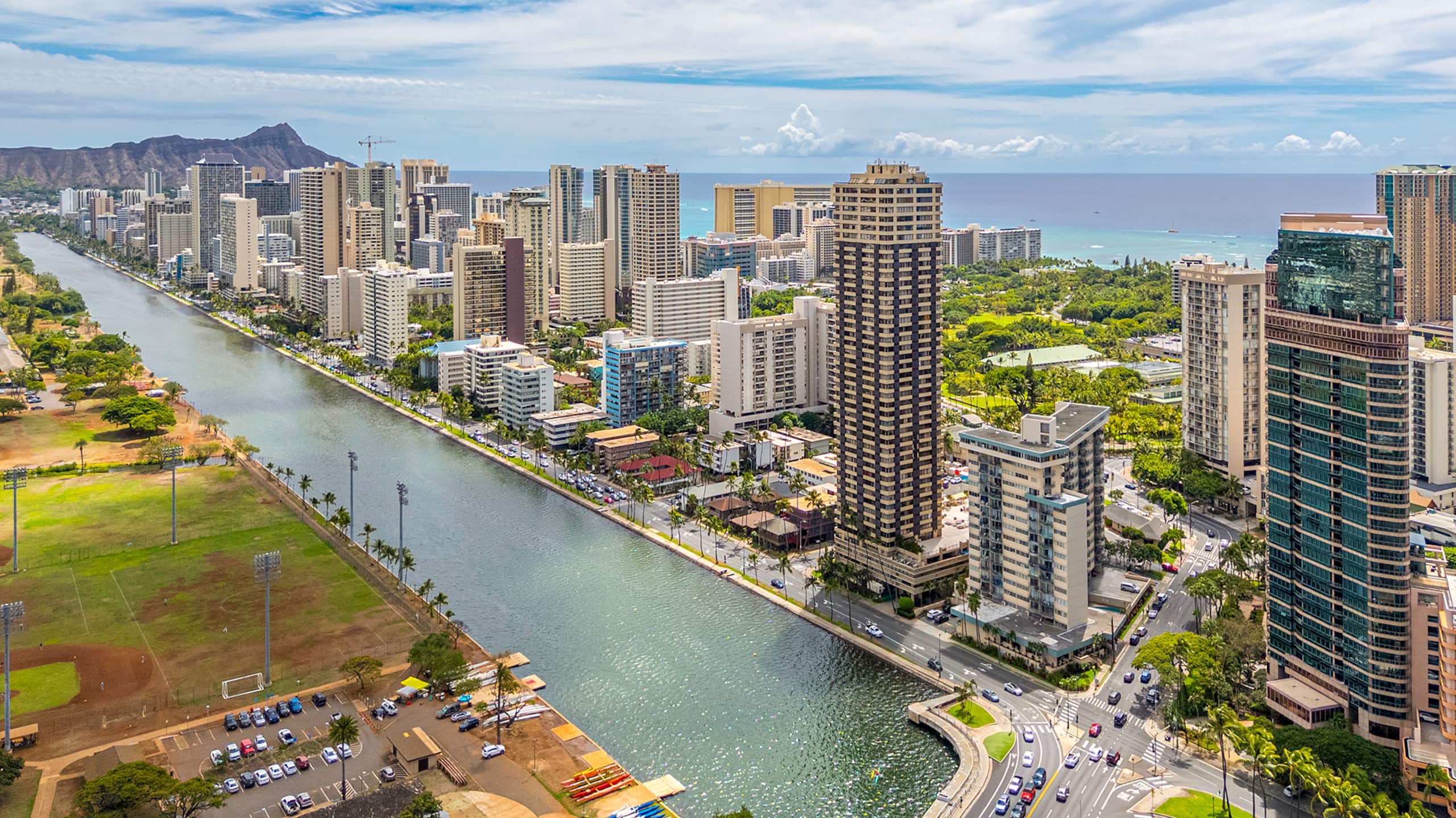 Condo in Honolulu · ★4.56 · 3 bedrooms · 3 beds · 2.5 private baths - Image 52