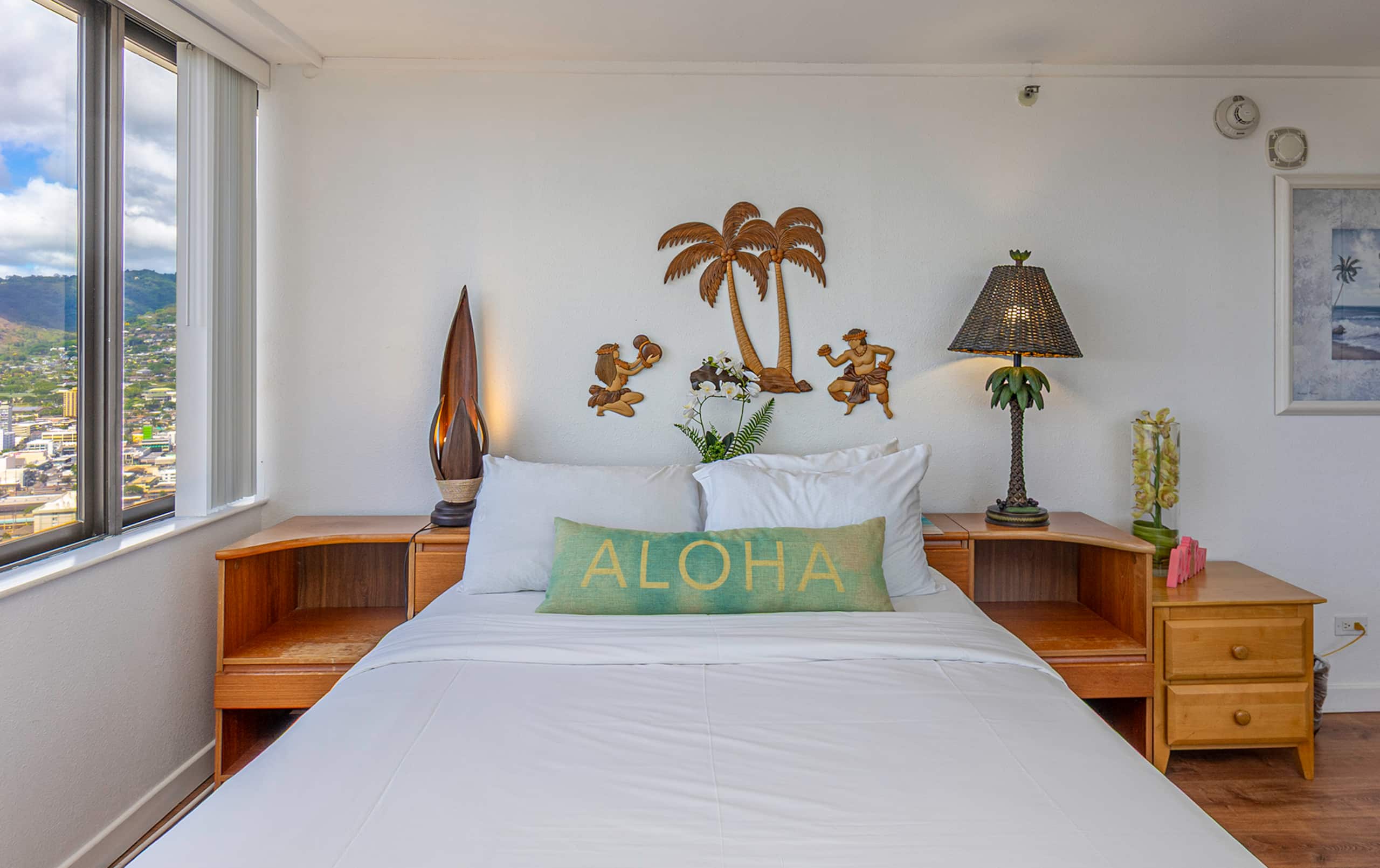 Condo in Honolulu · ★4.56 · 3 bedrooms · 3 beds · 2.5 private baths - Image 28