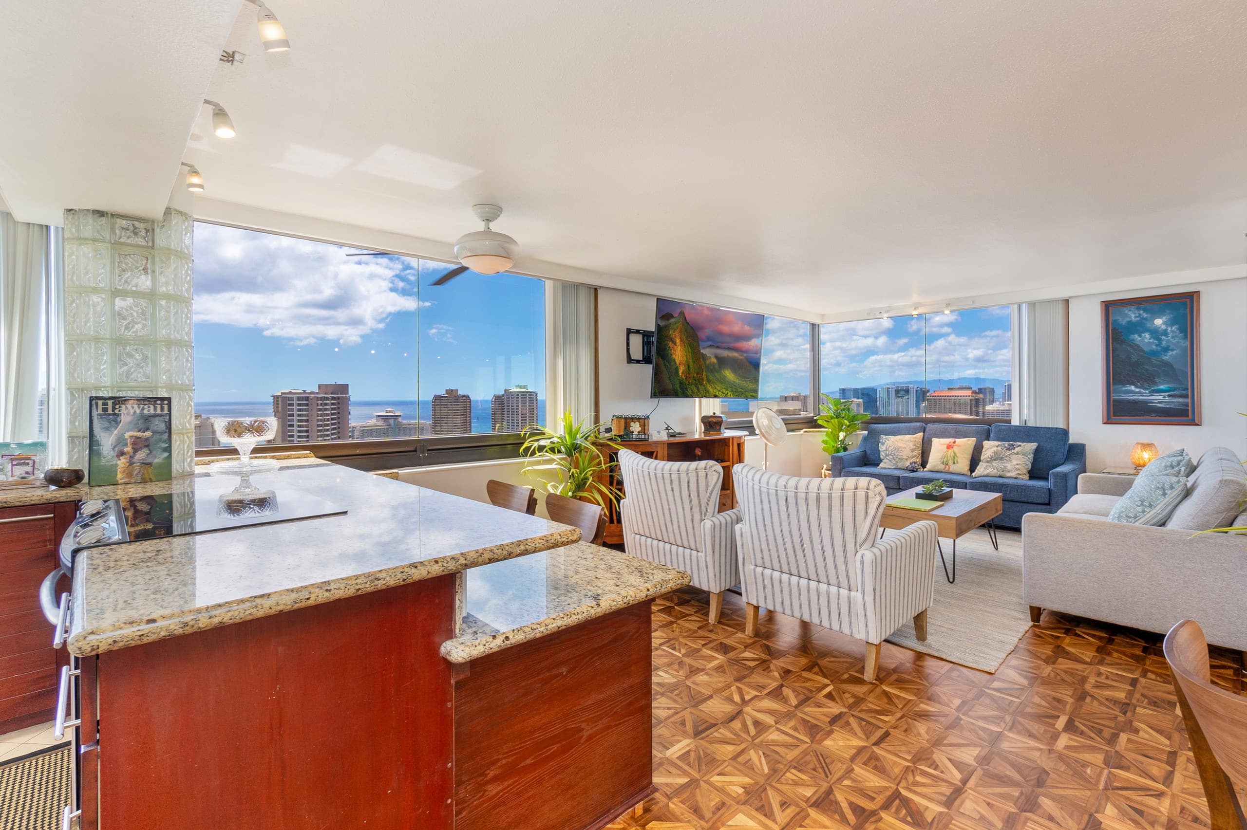 Condo in Honolulu · ★4.56 · 3 bedrooms · 3 beds · 2.5 private baths - Image 6