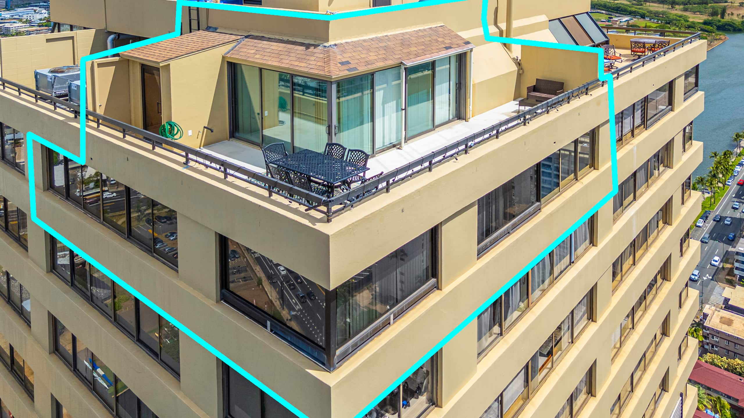 Condo in Honolulu · ★4.56 · 3 bedrooms · 3 beds · 2.5 private baths - Image 46