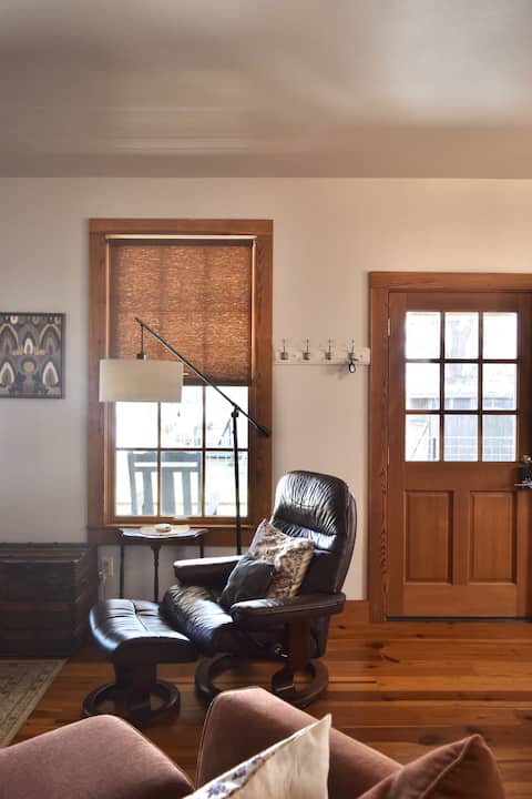 Top Airbnb: East Austin Historic Urban Farm Retreat in Govalle