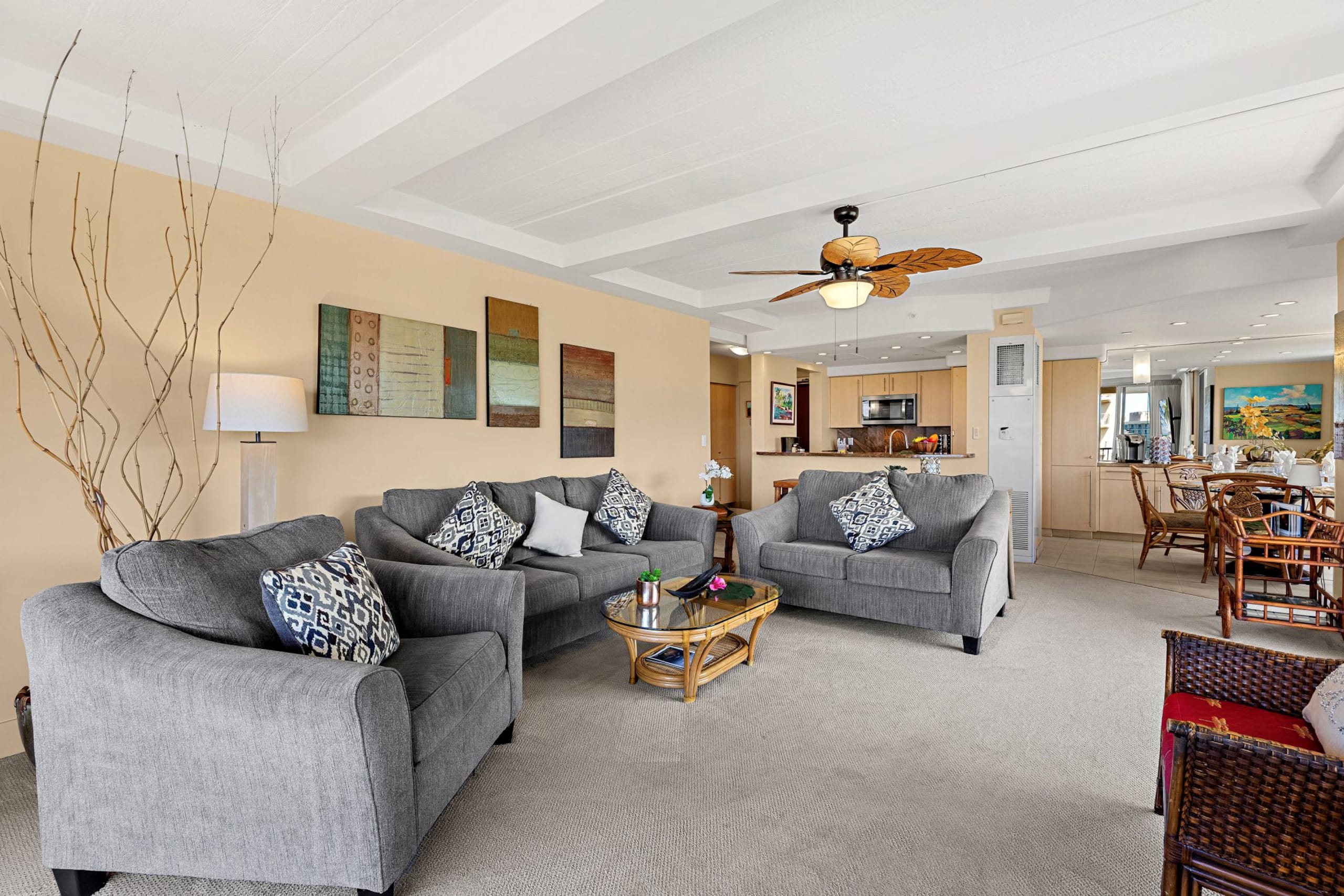 Condo in Lahaina · ★4.75 · 2 bedrooms · 4 beds · 2 baths - Image 16