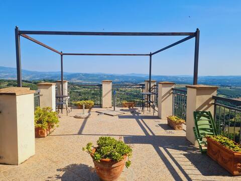 Panoramic house in Tuscany