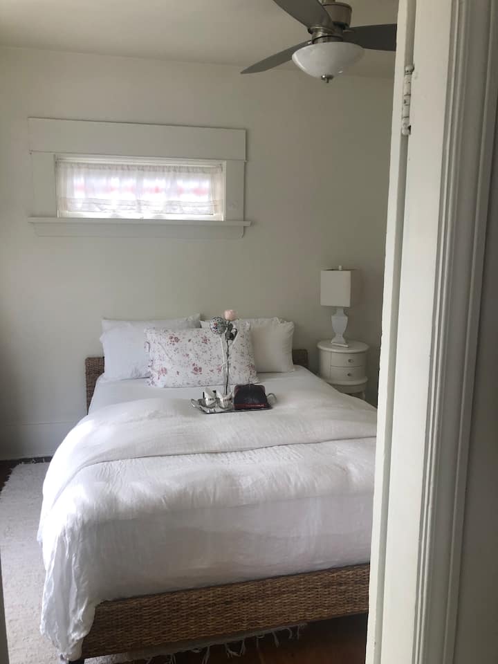 *MAIN BEDROOM*

-Queen Bed
~*Special Birthday Surprise*