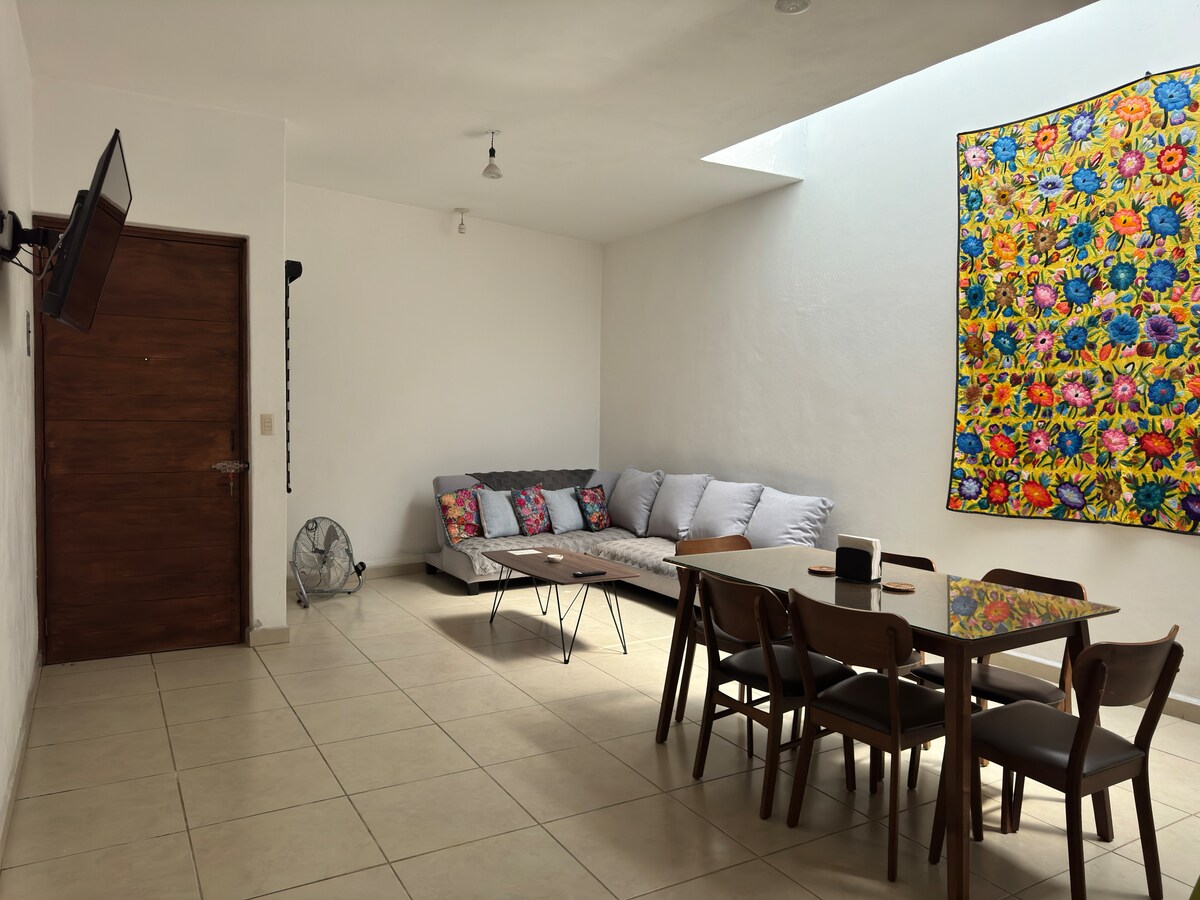 Top Airbnb: Moole house, Terrace + Mountain view +with garage! in Guanajuato