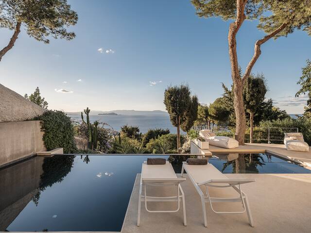 Lux Apartment in the Pines with stunning sea view.